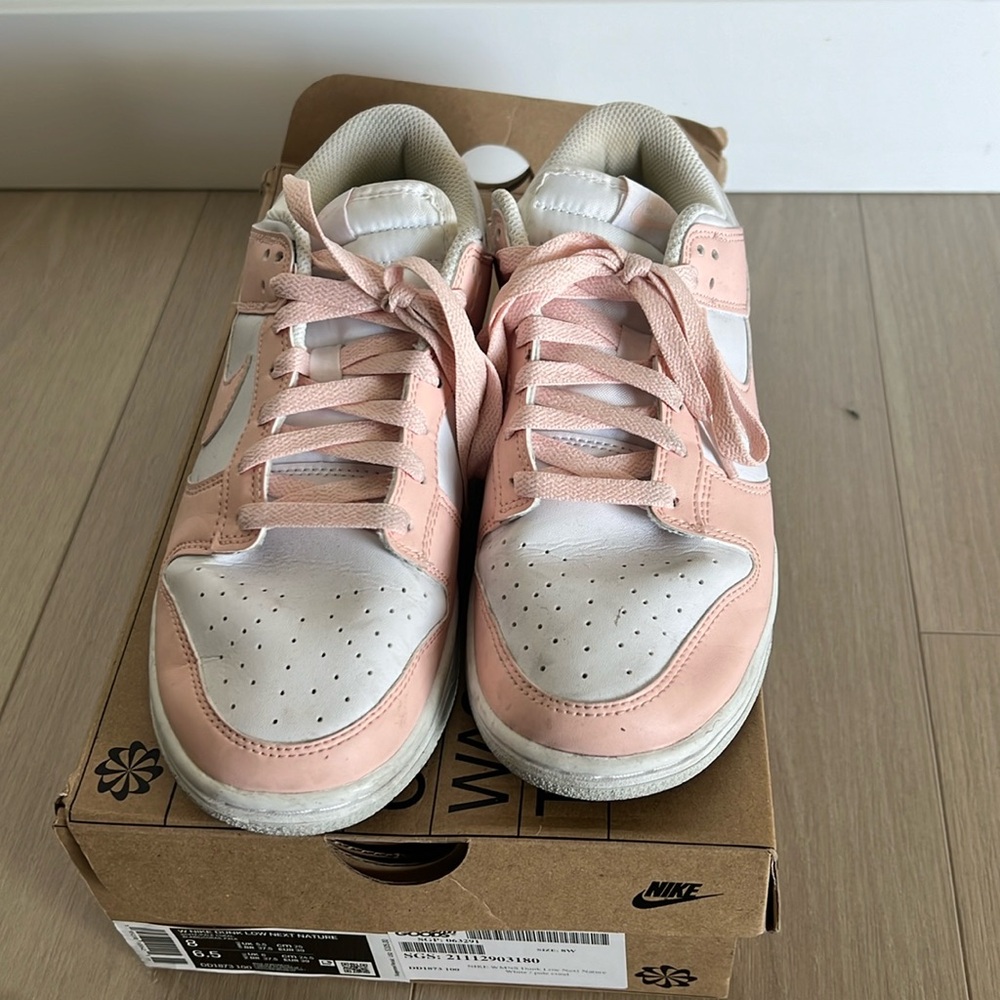 Women’s Nike sneakers